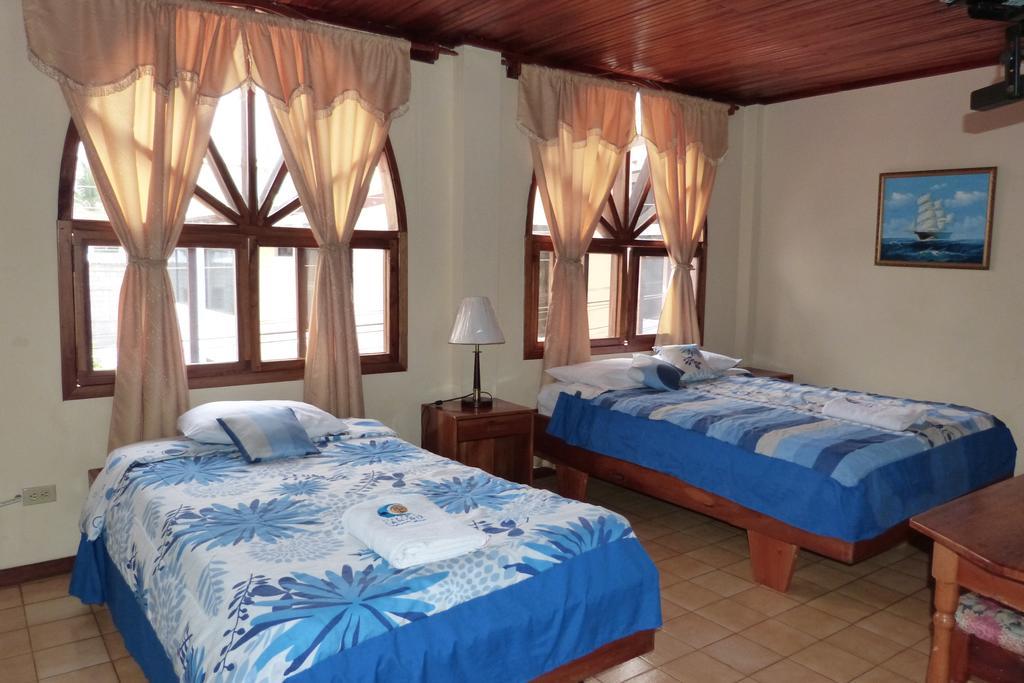 Hostal Castro Galapagos Puerto Ayora  Extérieur photo