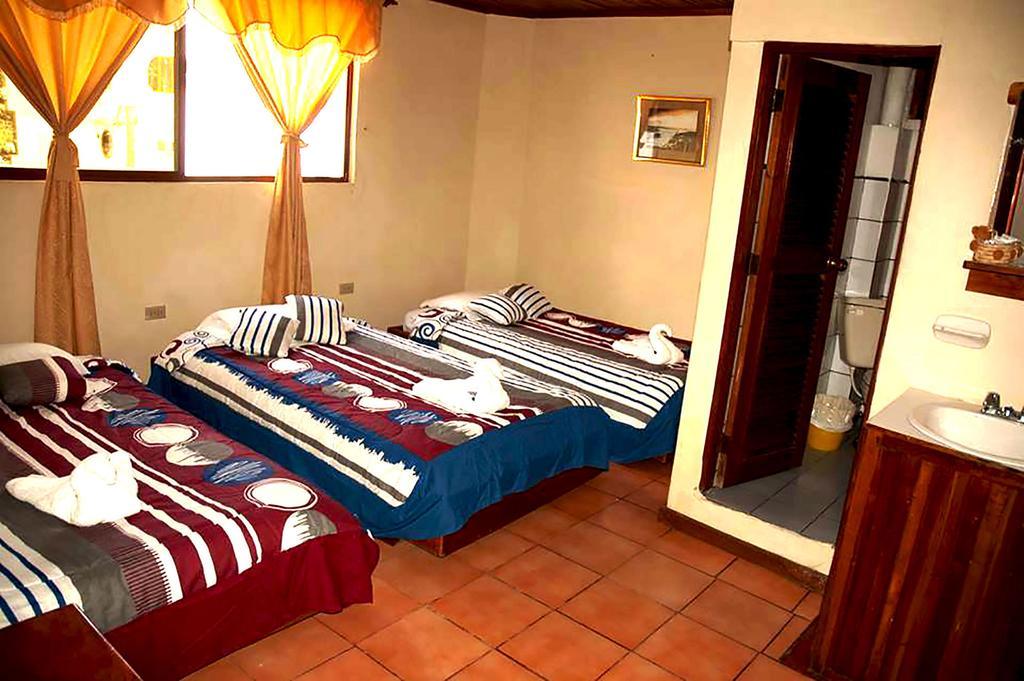 Hostal Castro Galapagos Puerto Ayora  Chambre photo