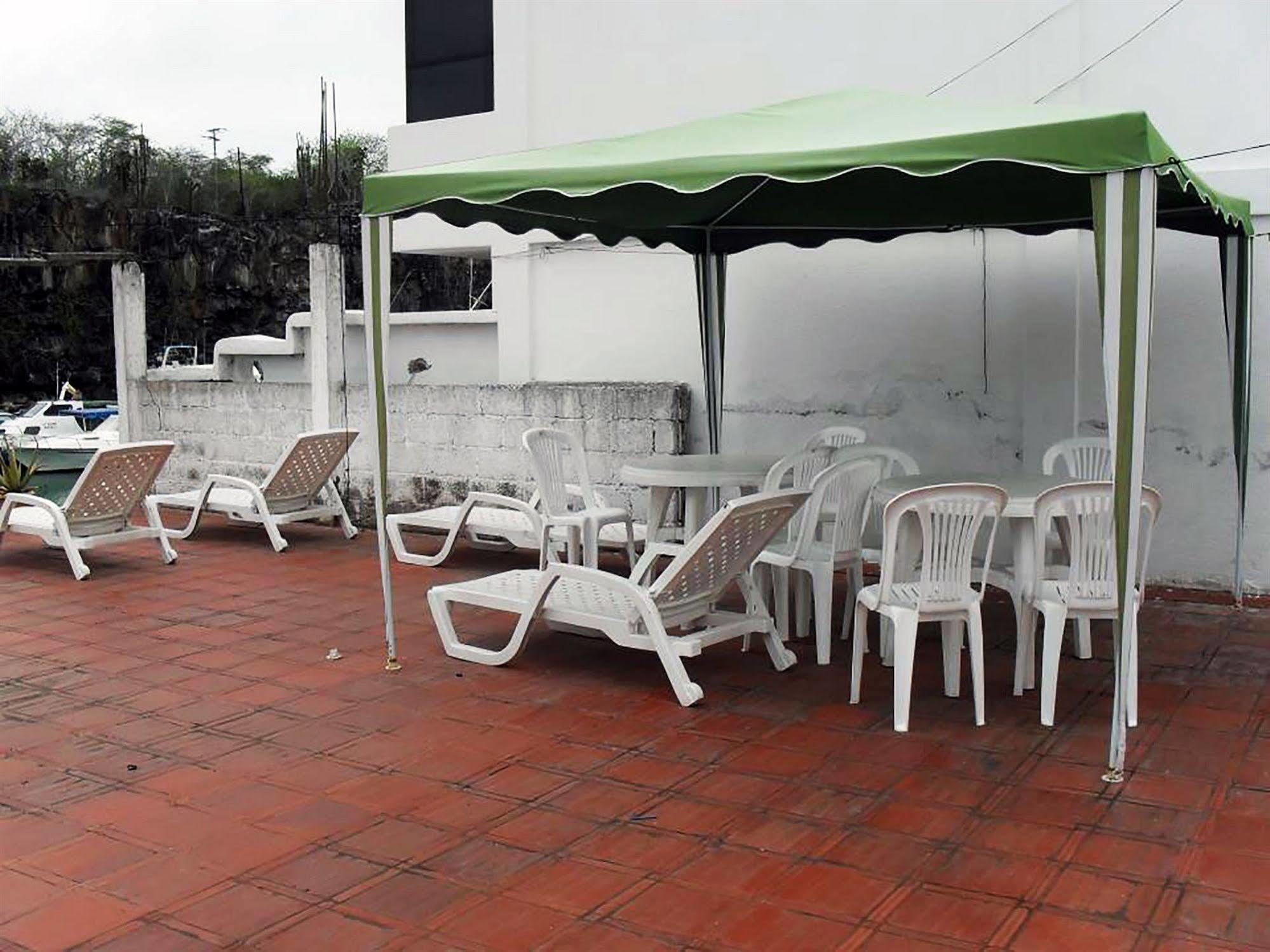 Hostal Castro Galapagos Puerto Ayora  Extérieur photo